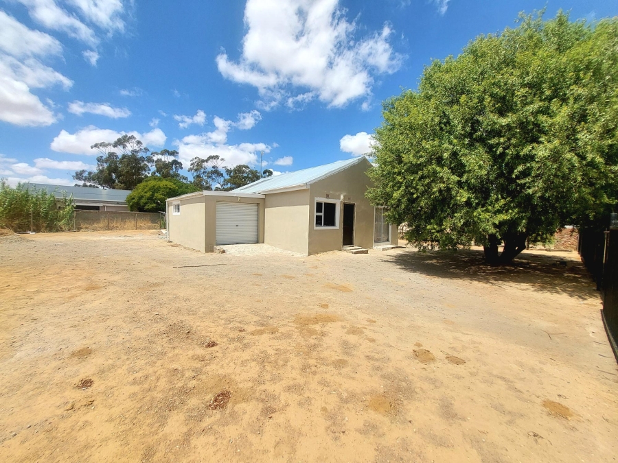 2 Bedroom Property for Sale in Moorreesburg Western Cape